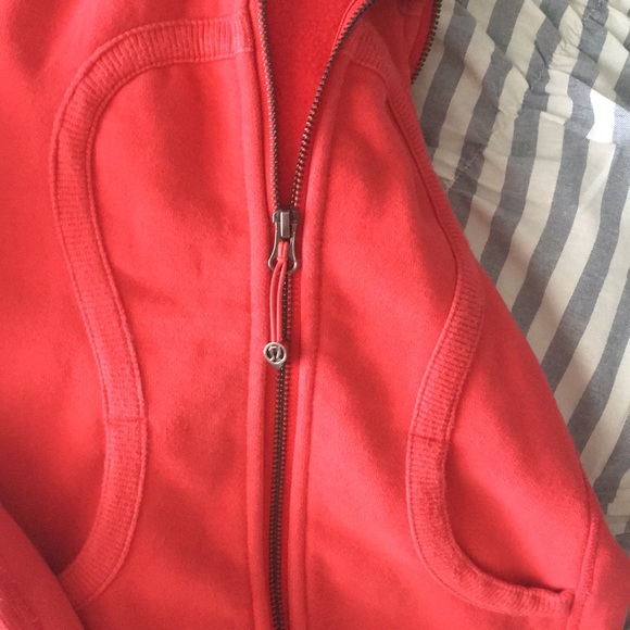 Lululemon athletica sweatshirt - Picture 5 of 5